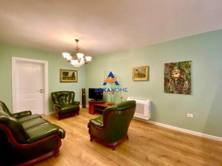 AFFITTASI APPARTAMENTO 2+1+BALCONE "POSIZIONE VIA NAIM FRASHESI, VICINO AL CENTRO" 800 EURO