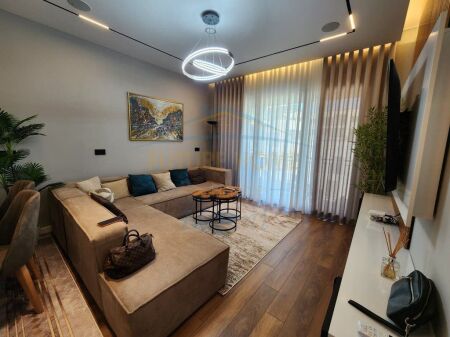 Qira, Apartament 2+1+2 Poste Parkimi, Liqeni i Thate, Tiranë