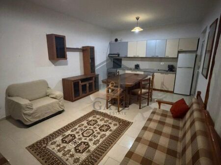 Jepet me Qira Kati i Parë i një Vile Prane Kryqi Kuq Durres