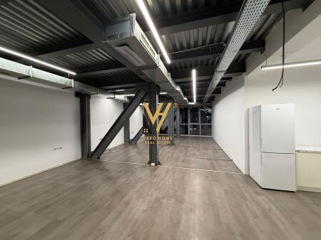 OFFICE 180 M2 FOR RENT AT THE MUNICIPALITY OF PARIS 3,000 EURO