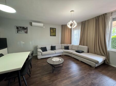 📣 QERA Apartament 1+1 📍 Midis Bulevardit Te Ri Dhe 5-Majit 🛣️ Rruga "Besa" ✨ 💶 Cmimi 45.000 Leke/Muaj