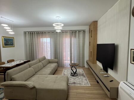 APARTAMENT 3+1+ PARKIM ME QERA GARDEN BUILDING