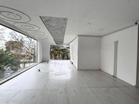 Commercial space for sale by the road near 21 Dhjetori! 250,000 €