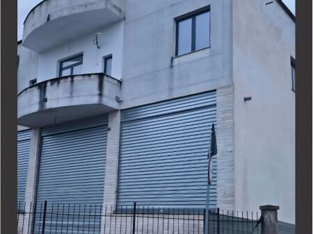 SHITEN DY APARTAMENTE NË KODER KAMEZ