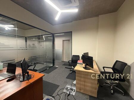 Locale ufficio in affitto, in Via Kosovareve! 2.200 € /Mese