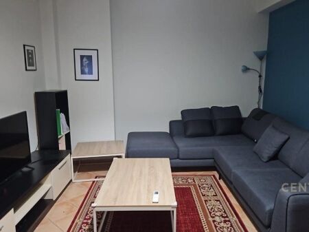 Apartament 1+1 ne katin e pare te nje vile, Rruga Siri Kodra! 550 € /Muaj