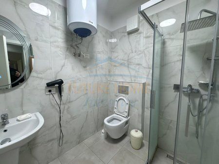 Shitet, Apartament 2+1+2+Post parkimi, Ali Demi, Tiranë.