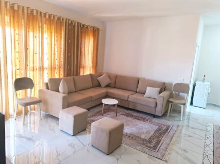 🏢Rruga 5 Maji,prane Anna Market jepet me qera apartament1+1,i mobiluar 55,000Leke