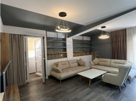 Affitto, Appartamento 3+1+2 + Posto Auto, Via Bill Clinton, Tirana 1.400 €