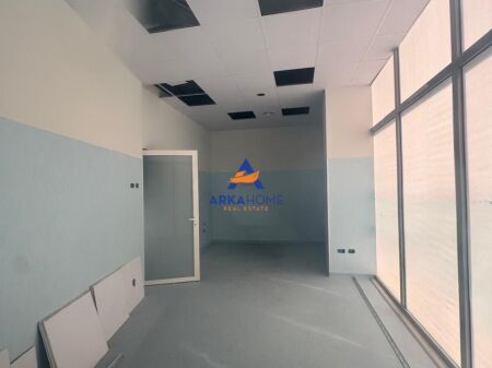 SHITET NJESI KOMERCIALE 132M2 "KOMUNA E PARISIT" 488.400 EURO