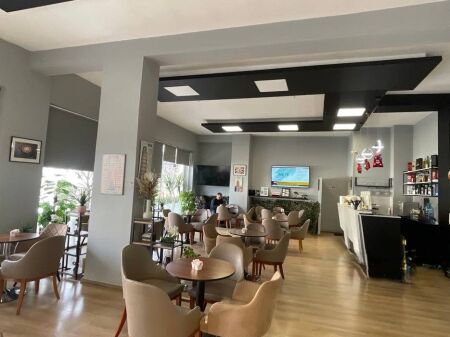 NJËSI TREGTARE PËR SHITJE PRANË KOPSHIT BOTANIK!