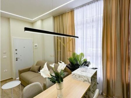 Dy Apartamente luksoze 1+1 per shitje në Plazh Hekurudha, Durrës