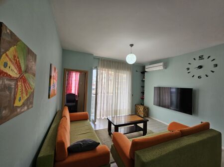 Jepet me qera Apartament 2+1+2 ne Yzberisht