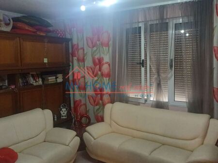 Apartament 1+1 Me Qera Tek Mozaiku Tirane