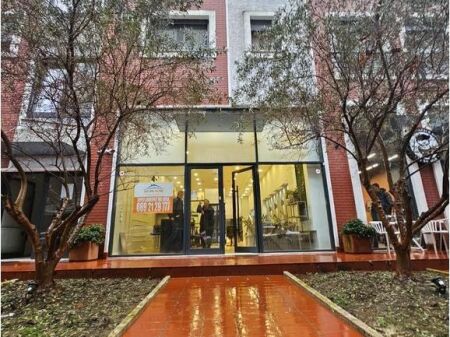 COMMERCIAL SPACE FOR RENT NEAR ART TRIBUNA