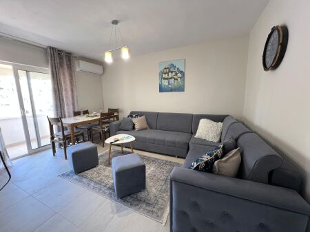 Jepet me qira Apartament 2+1, Rruga “Fortuzi”, Tiranë