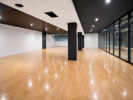 BUSINESS PREMISES FOR RENT 684 M2 SAUK 8,200 EURO