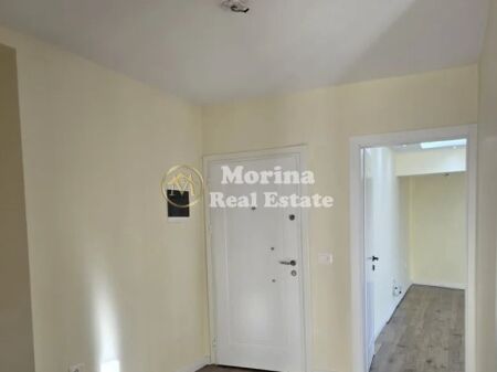 Qera | Ambjent Biznesi | Skanderbeg Square | 900 €/muaj