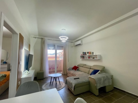 🏢 JEPET ME QIRA – APARTAMENT 1+1 | Golden Park 3