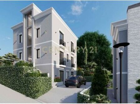 Vilë në shitje- Liqeni i Farkës, Tiranë