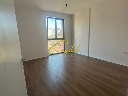 BUSINESS PREMISES FOR RENT 80 M2 KAVAJES ROAD 100,000 LEKE