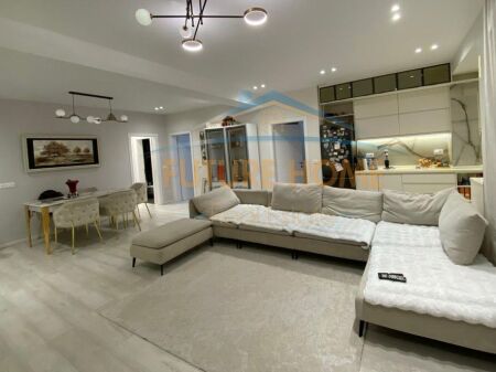 SHITET APARTAMENT 2+1 TEK STADIUMI DINAMO