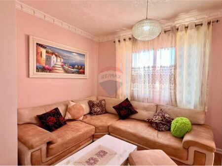 APARTAMENT 1+1 ME QIRA NE SELITE !!!