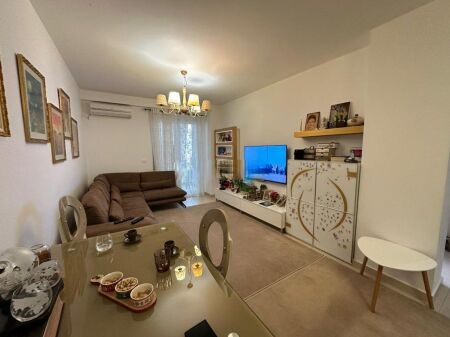 2+1+2 kati4 95m2 Kompleksi AnA