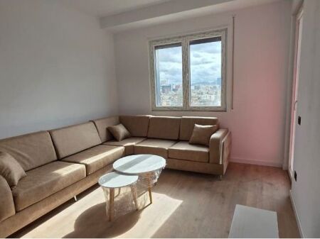 Paskuqan, Offriamo in affitto appartamento 1+1+ veranda, posto auto!