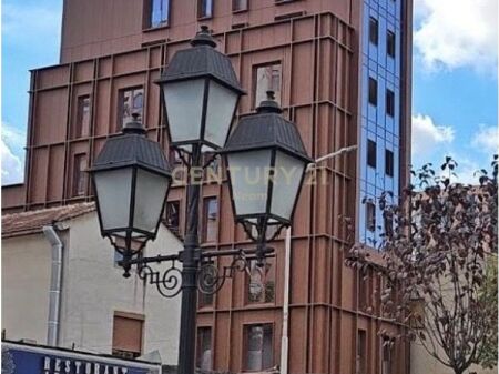 AMBIENT KOMERCIAL PER SHITJE