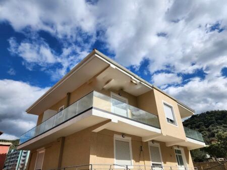 Proprietà Privata per Investimento vicino a Lungomare 1