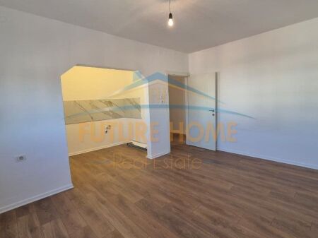 In vendita, Appartamento 1+1, Oxhaku, Tirana.