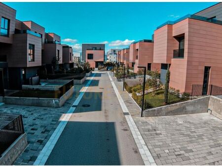 Qera , Vilë , Luminor Rezidence , TEG