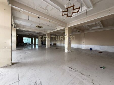 IN AFFITTO – OGGETTO MULTIFUNZIONALE Autostrada Autostrada Tiranë–Durrës, KM 1