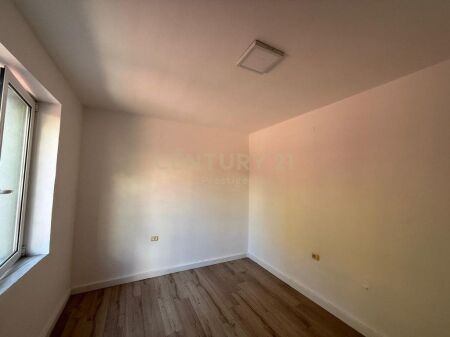 COMMERCIAL SPACE FOR RENT, NEAR THE AMERICAN EMBASSY, TIRANA! 470 € /Month