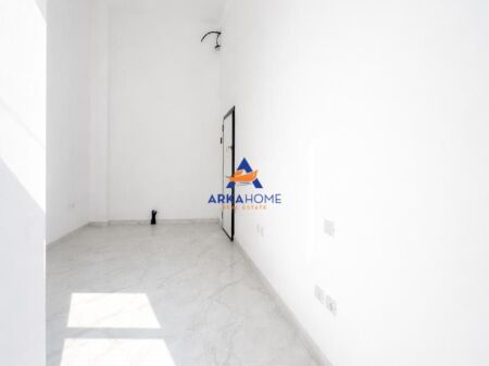 SHITET AMBIENT BIZNESI 30M2 "RRUGA ROBERT ZHVARTZ,KOMUNA E PARISIT" 90000 EURO