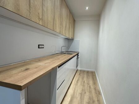 🏠 Qender,Rruga e Barrikadave jepet me qera kati i I-re i nje vile,1+1,ne proces mobilimi .70,000Leke