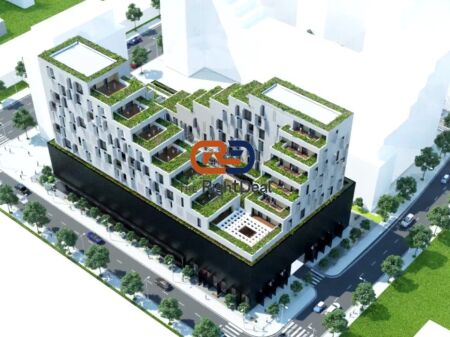 Tek Emerald Center, Shitet Dyqan I Sapo Investuar!!!