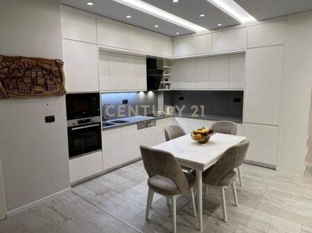 Apartment 2+1+ Parking Space for rent in Liqeni i Thate.
