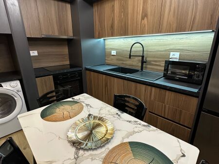 Affittasi 1+1 arredato di lusso Residenza KadiuAli Dem 🏷️45.000 lek