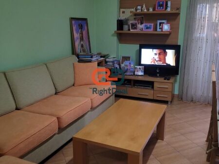 Tek 5 Maji, Shitet Apartament 1+1 , Me Planimetri Te Rregullt!!!