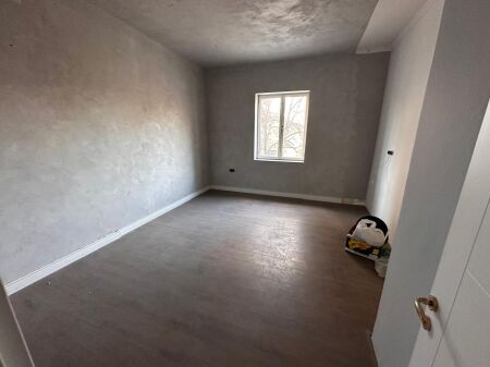 UFFICIO IN AFFITTO 100 M2 BLOK 100.000 LEKE