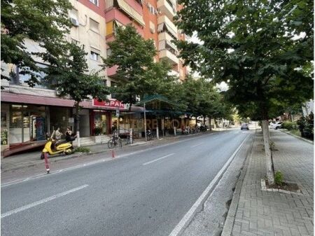 Qera, Ambjent biznesi, Rruga "Sami Frasheri", Tirane.