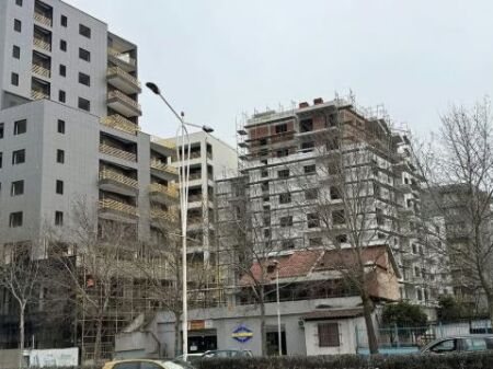 Apartment 1+1 for Rent at Kupola, in a new building with elevator, very close to Zoja e Këshillit të Mirë.