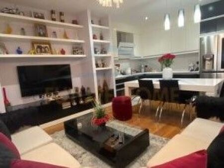 Shitet, Apartament2+1+2, Rruga e Kosovareve, Tirane.