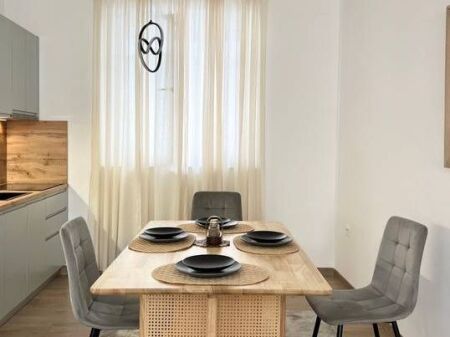 Jepet 2+1 me qera ne Qender