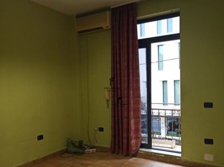 AMBIENT BIZNESI ME QERA 70M2 QENDER 600 EURO FH-57966