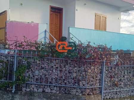 Prane Rrethrrotullimit Te Shkozes, Shitet Shtepi 2 Kateshe Ideale Per Banim!!!