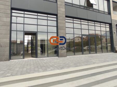 Ne Porcelan, Perballe UET, Jepet Me Qira Ambient Biznesi Me Mundesi Reklamimi!!