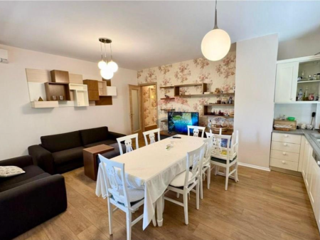 Apartament per shitje 2+1+2 tek Ali Demi